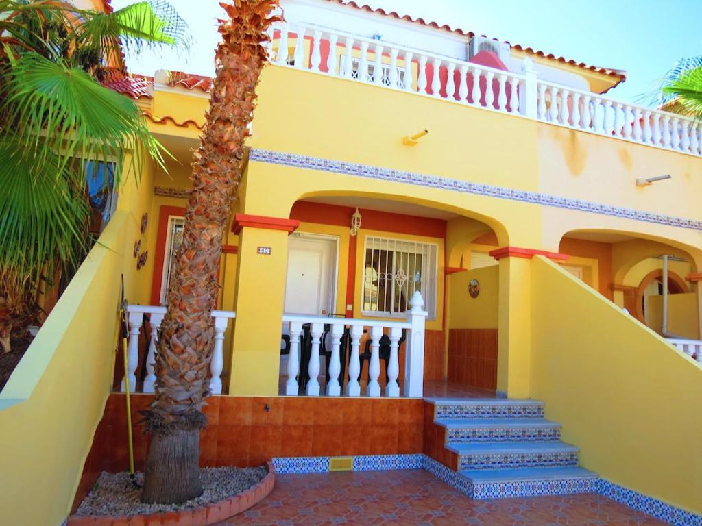 Casa La Zenia Elite Townhouse With Shared Pool And 10 Minutes Walk To Beach Villa Orihuela Exterior foto
